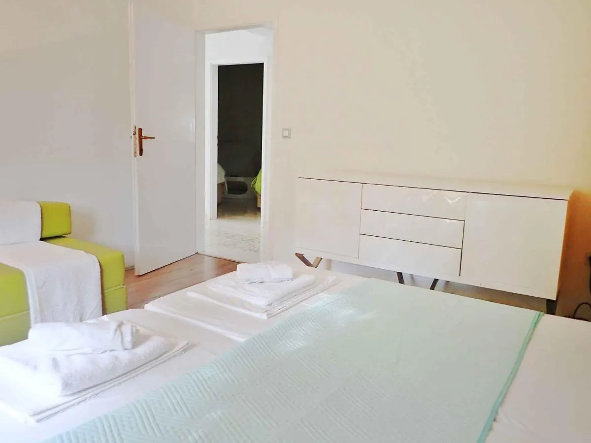 Apartment In Starigrad-Paklenica 34801